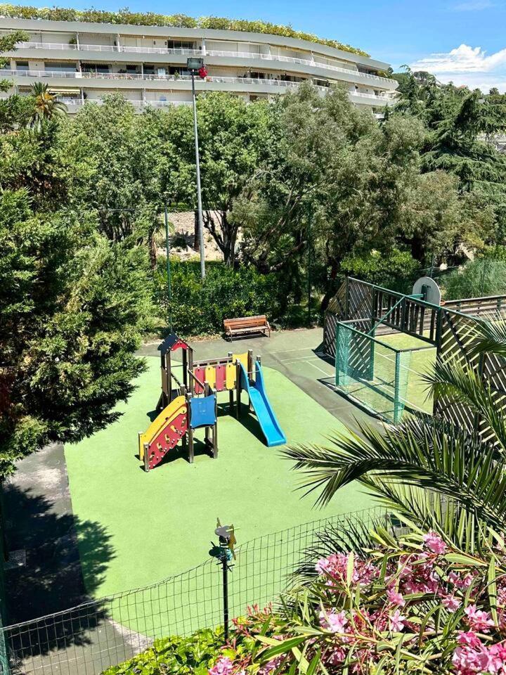 Piscine Vue Parking 4 Personnes Cannes